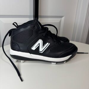 New Balance Kids Baseball Cleats Black White Youth Size 1 BNIB